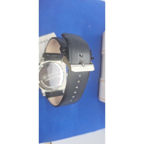 Giordano quartz dual analog 1378-01 men's vintage watch  nos  new battery- nib - Picture 4 of 9